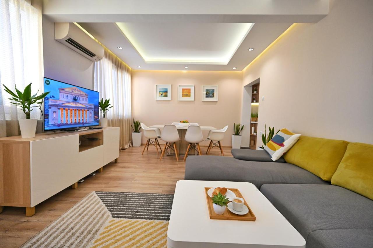 Modern Central 2-Bedroom Apartment With Parking Warna Exterior foto