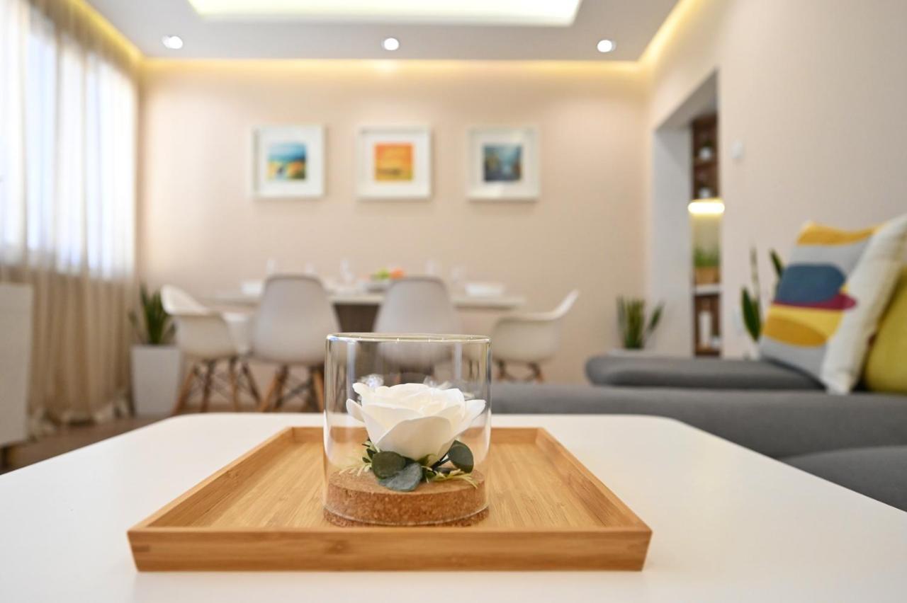 Modern Central 2-Bedroom Apartment With Parking Warna Exterior foto