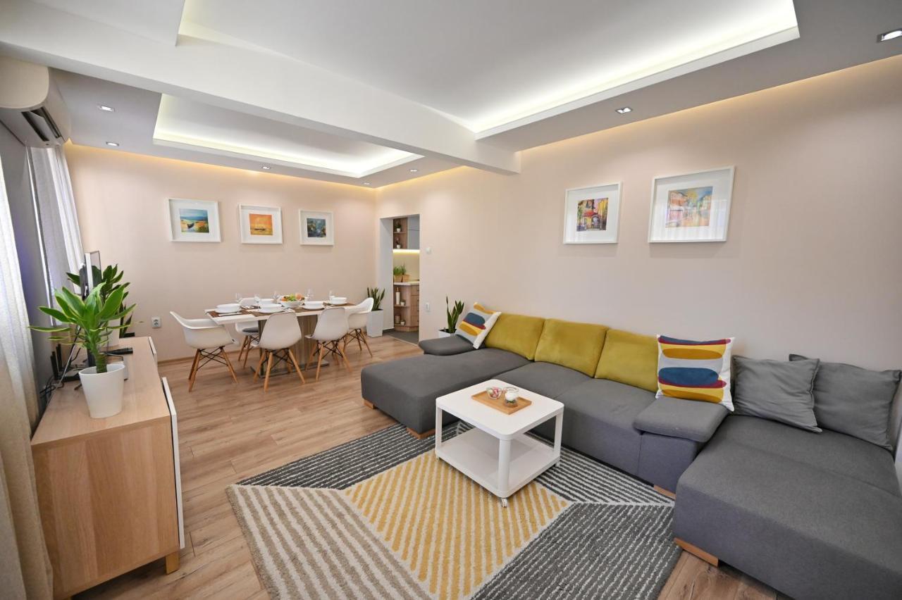 Modern Central 2-Bedroom Apartment With Parking Warna Exterior foto