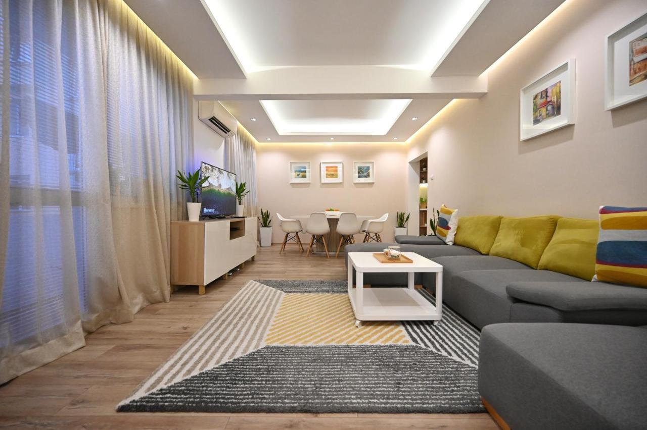 Modern Central 2-Bedroom Apartment With Parking Warna Exterior foto