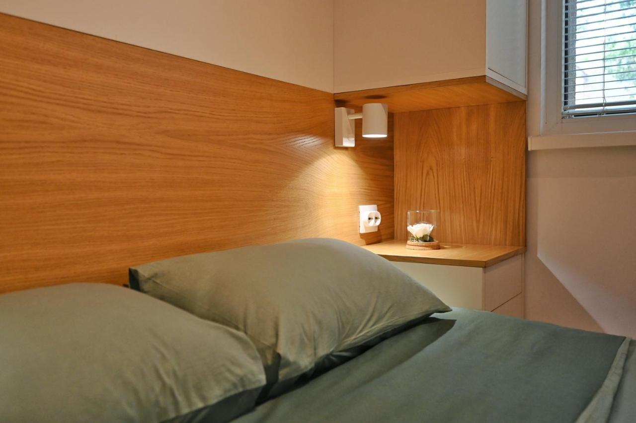 Modern Central 2-Bedroom Apartment With Parking Warna Exterior foto