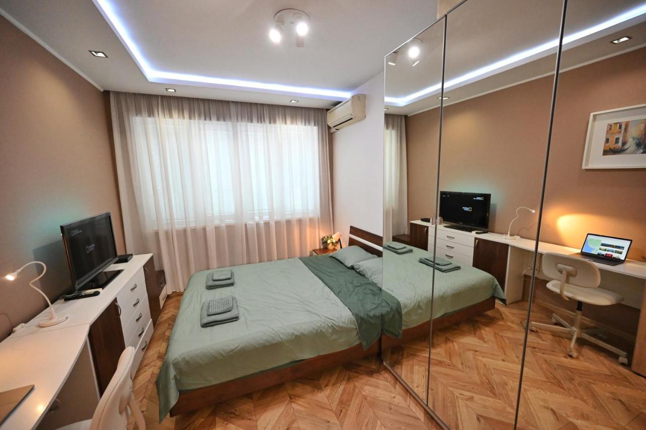 Modern Central 2-Bedroom Apartment With Parking Warna Exterior foto