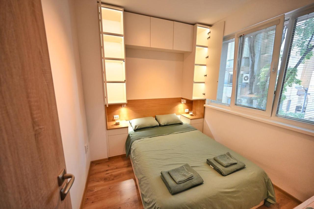 Modern Central 2-Bedroom Apartment With Parking Warna Exterior foto